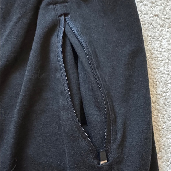 Vuori Men's Black Joggers with Drawstring - Picture 2 of 5